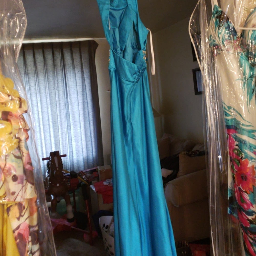 Dress - Picture 2 of 2